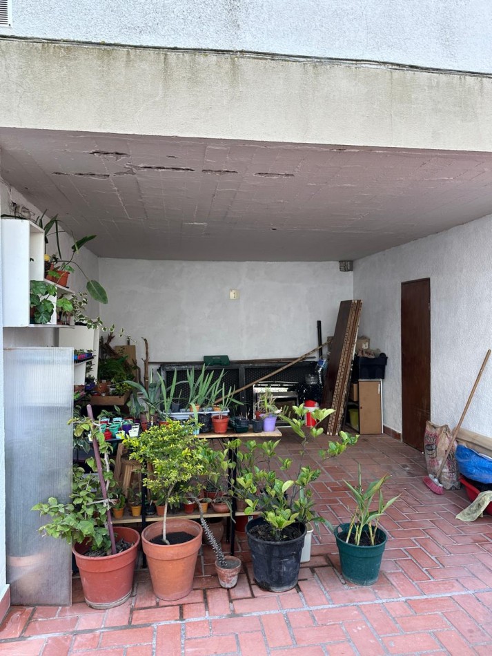 OPORTUNIDAD VENTA  DEPARTAMENTO 3 AMB CON COCHERA A 100 MTS DEL MAR!!