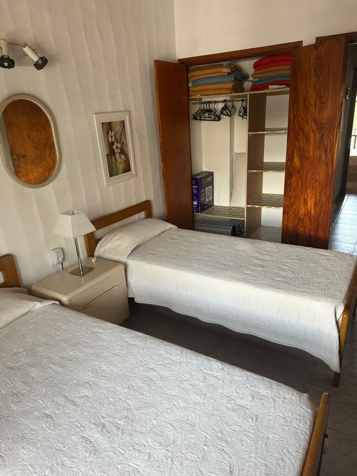DEPARTAMENTO 4 AMBIENTES CON COCHERA FIJA A 2 CUADRAS DEL MAR 