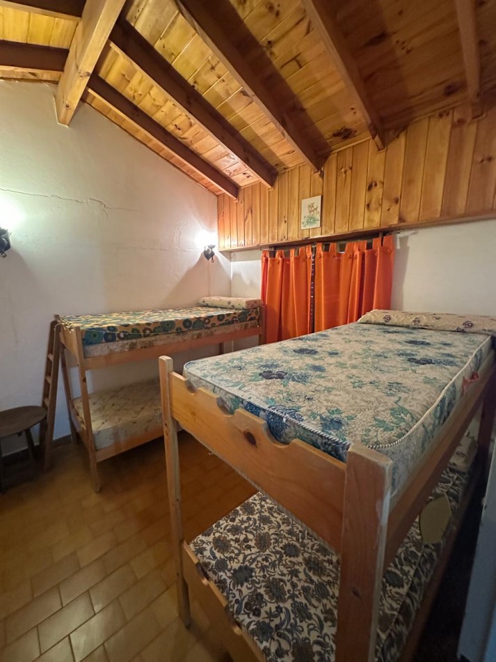   CASA CHALET  EN VENTA EN ZONA CENTRO VILLA GESELL