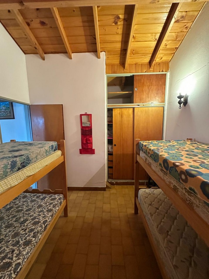   CASA CHALET  EN VENTA EN ZONA CENTRO VILLA GESELL