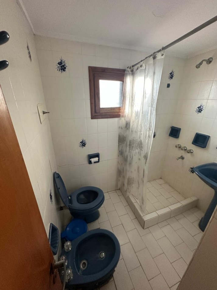   CASA CHALET  EN VENTA EN ZONA CENTRO VILLA GESELL