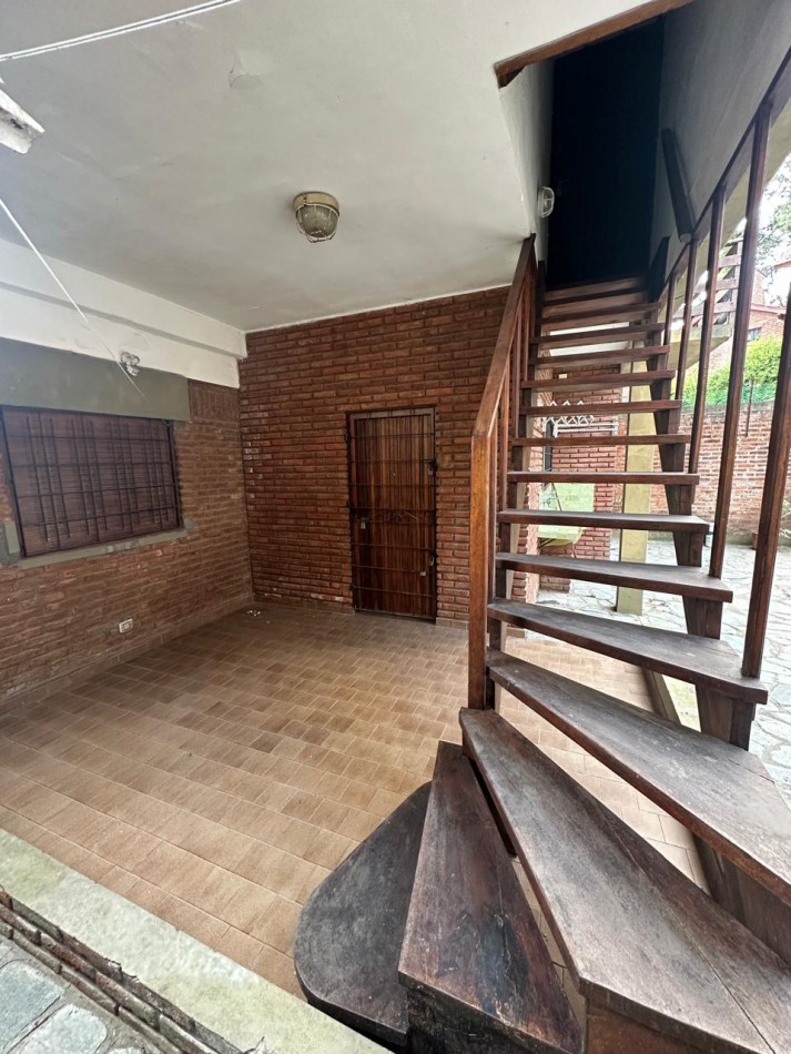   CASA CHALET  EN VENTA EN ZONA CENTRO VILLA GESELL
