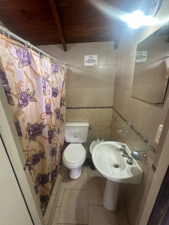  CASA  4  AMBIENTES A 100 MTS DEL MAR Y EN PLENO CENTRO!!