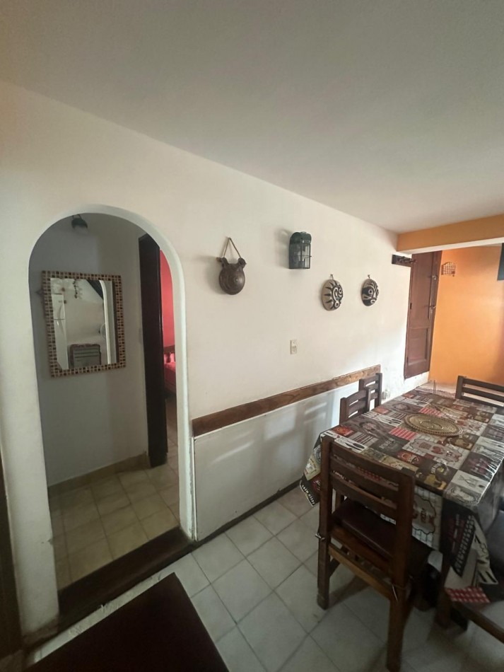  CASA  4  AMBIENTES A 100 MTS DEL MAR Y EN PLENO CENTRO!!