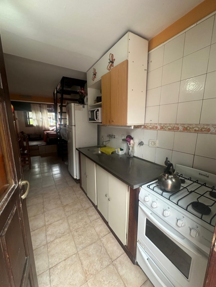  CASA  4  AMBIENTES A 100 MTS DEL MAR Y EN PLENO CENTRO!!