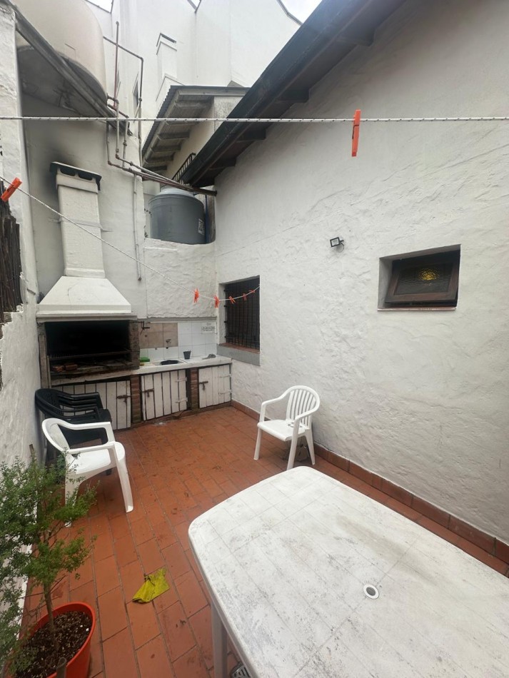  CASA  4  AMBIENTES A 100 MTS DEL MAR Y EN PLENO CENTRO!!