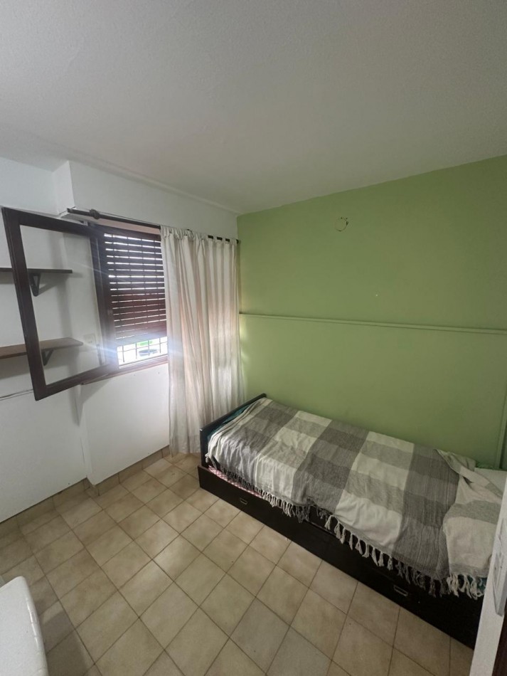  CASA  4  AMBIENTES A 100 MTS DEL MAR Y EN PLENO CENTRO!!