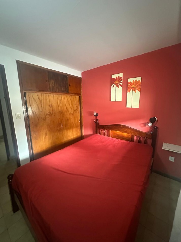  CASA  4  AMBIENTES A 100 MTS DEL MAR Y EN PLENO CENTRO!!