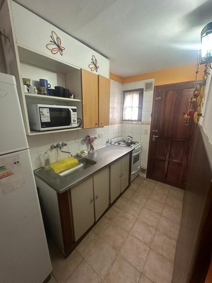  CASA  4  AMBIENTES A 100 MTS DEL MAR Y EN PLENO CENTRO!!