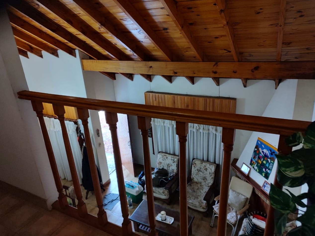 CASA 5 AMBIENTES , A 4 CUADRAS DEL MAR . 