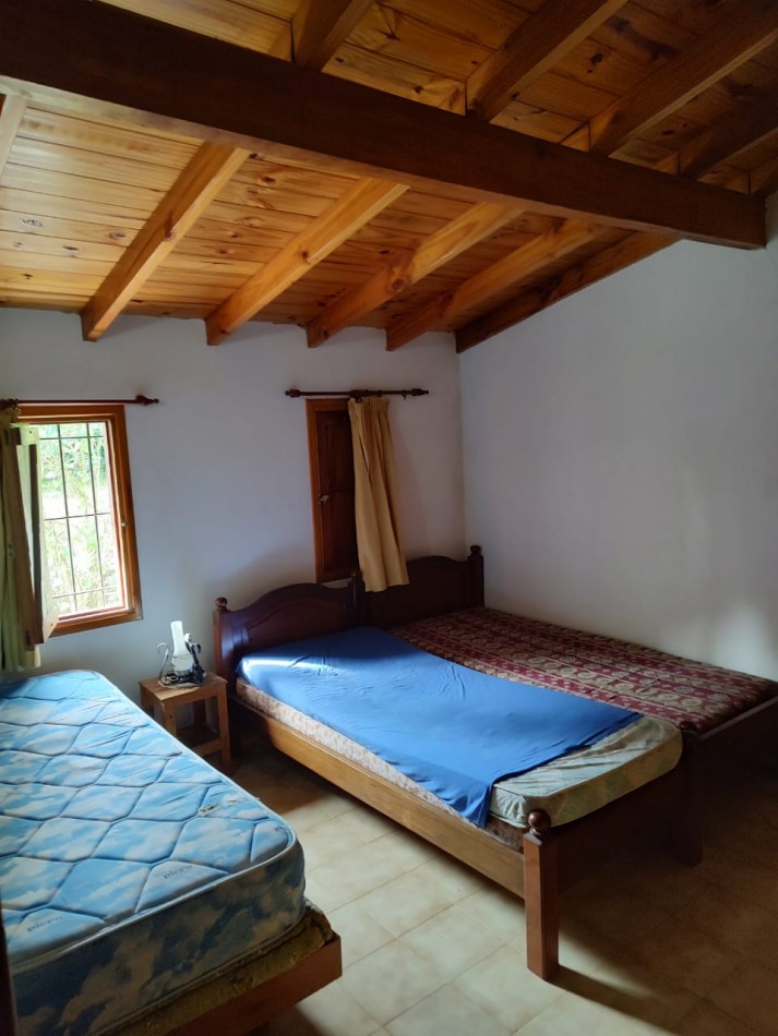 CASA 5 AMBIENTES , A 4 CUADRAS DEL MAR . 