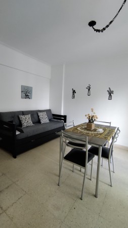 HERMOSO DEPARTAMENTO AL FRENTE EN PLAZA MITRE