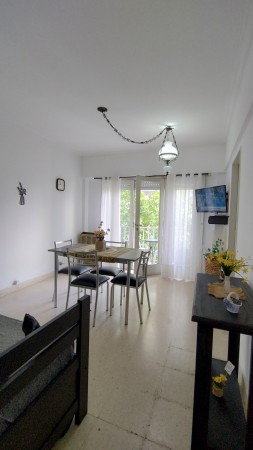 HERMOSO DEPARTAMENTO AL FRENTE EN PLAZA MITRE