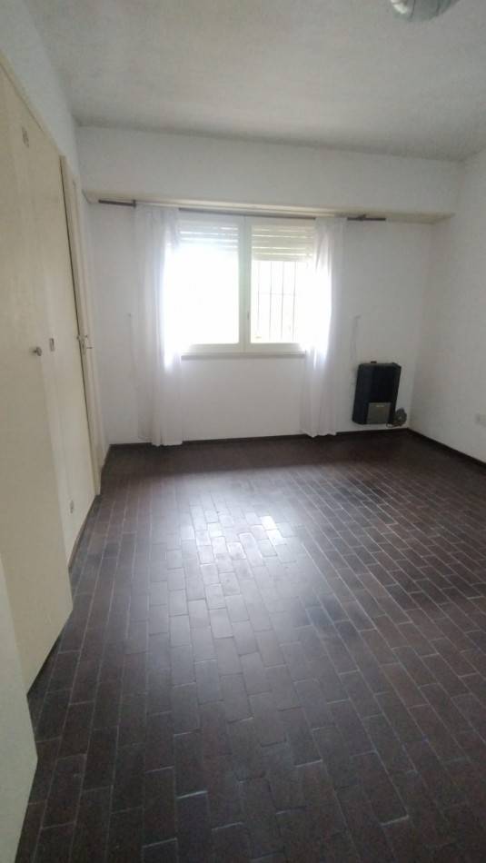 CASA EN VENTA A 100 METROS DEL MAR 