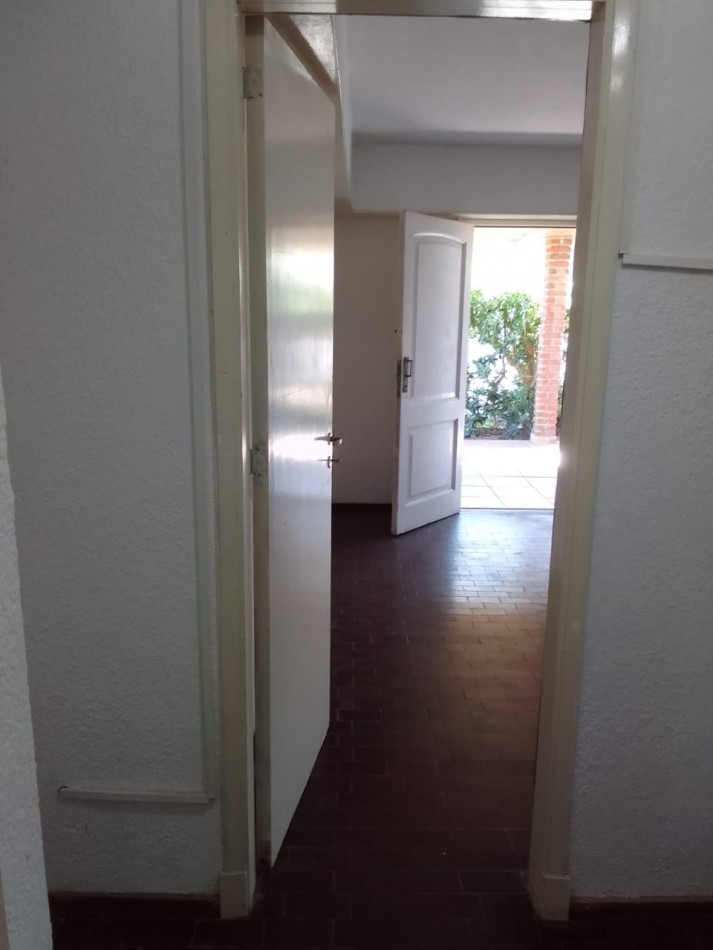 CASA EN VENTA A 100 METROS DEL MAR 