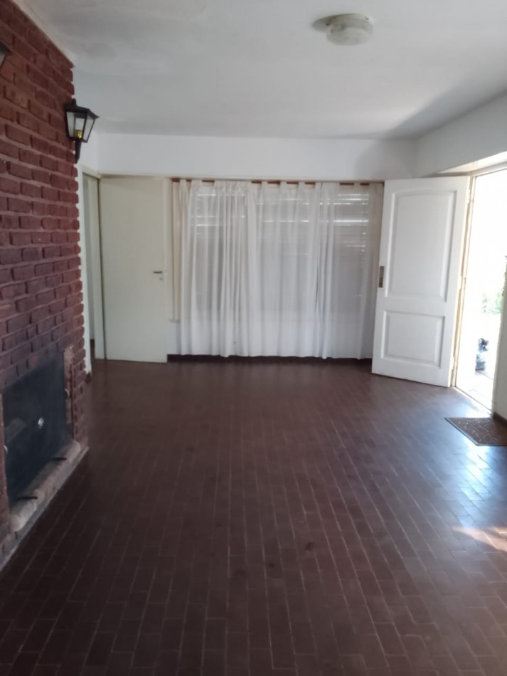 CASA EN VENTA A 100 METROS DEL MAR 
