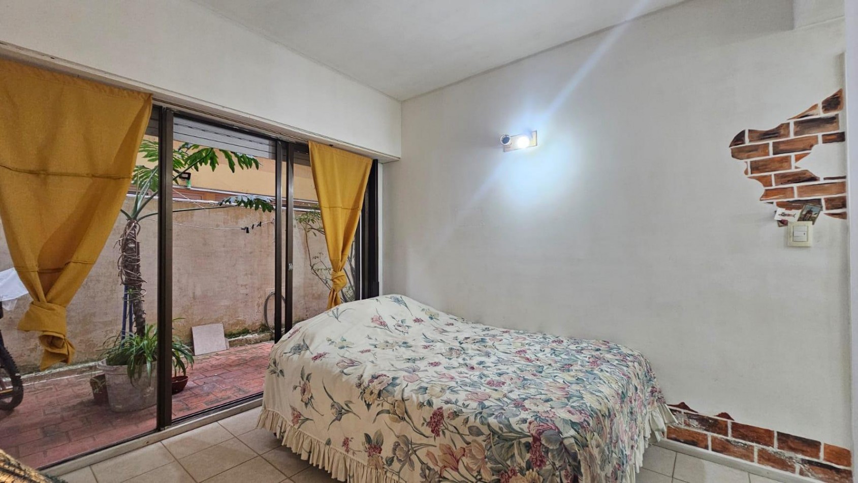 DEPARTAMENTO 3 AMBIENTES CON BALCON Y PATIO FRENTE AL ALDREY