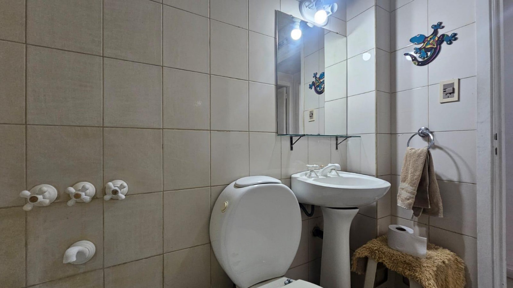 DEPARTAMENTO 3 AMBIENTES CON BALCON Y PATIO FRENTE AL ALDREY