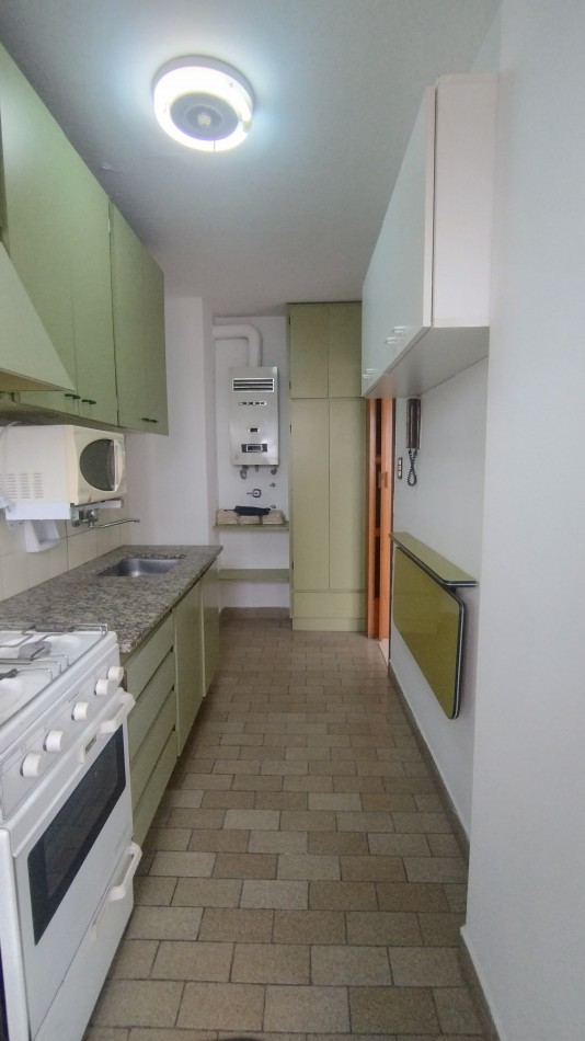 DEPARTAMENTO 4 AMBIENTES A LA CALLE 