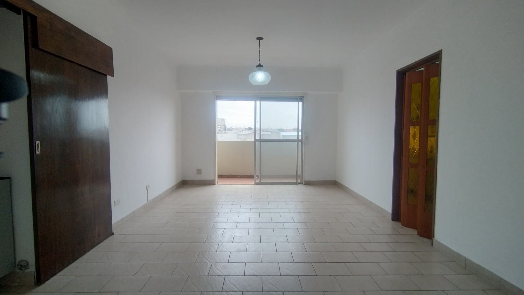 DEPARTAMENTO 4 AMBIENTES A LA CALLE 