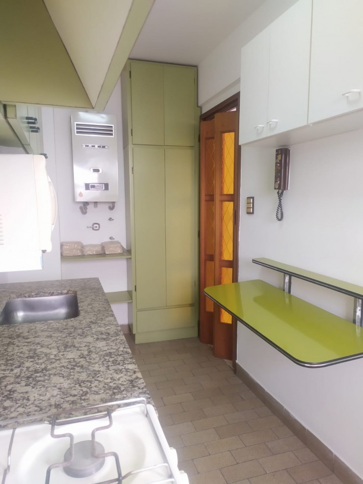 DEPARTAMENTO 4 AMBIENTES A LA CALLE 