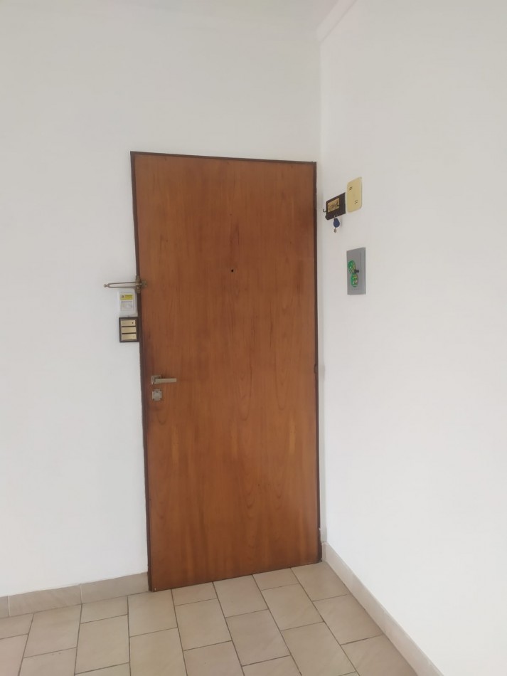 DEPARTAMENTO 4 AMBIENTES A LA CALLE 