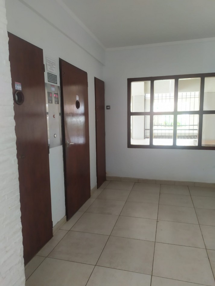 DEPARTAMENTO 4 AMBIENTES A LA CALLE 