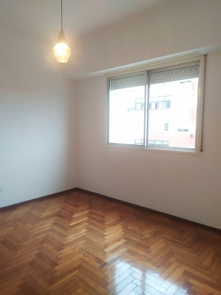DEPARTAMENTO 4 AMBIENTES A LA CALLE 