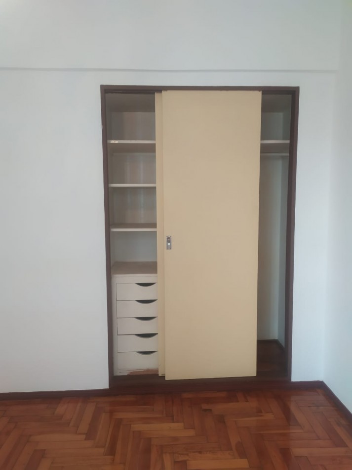 DEPARTAMENTO 4 AMBIENTES A LA CALLE 