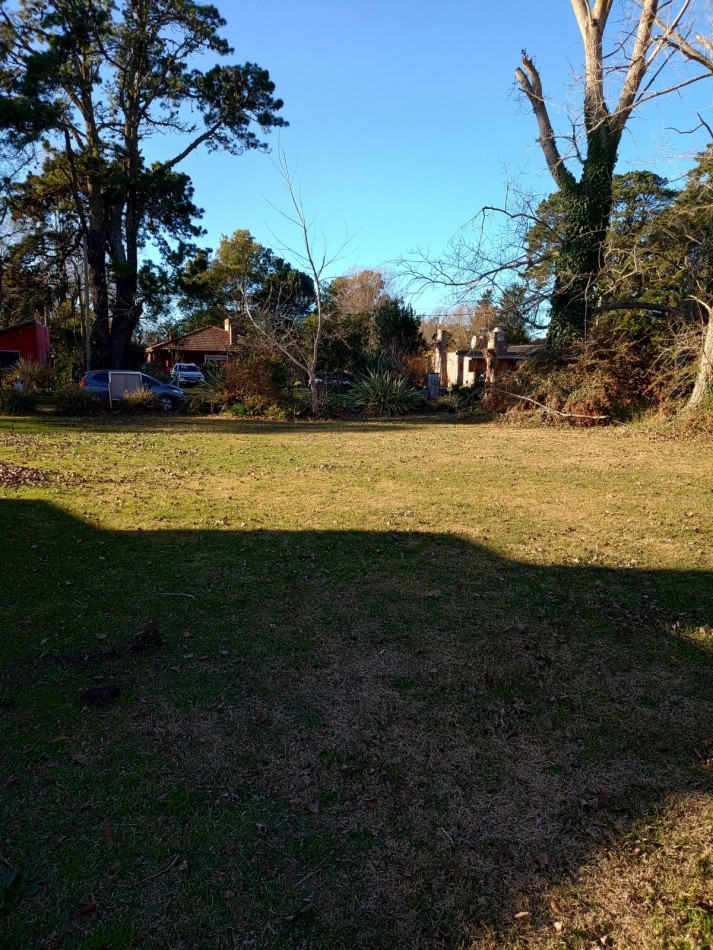 OPORTUNIDAD LOTE AMPLIO BARRIO PRIVADO LA ARMONIA.