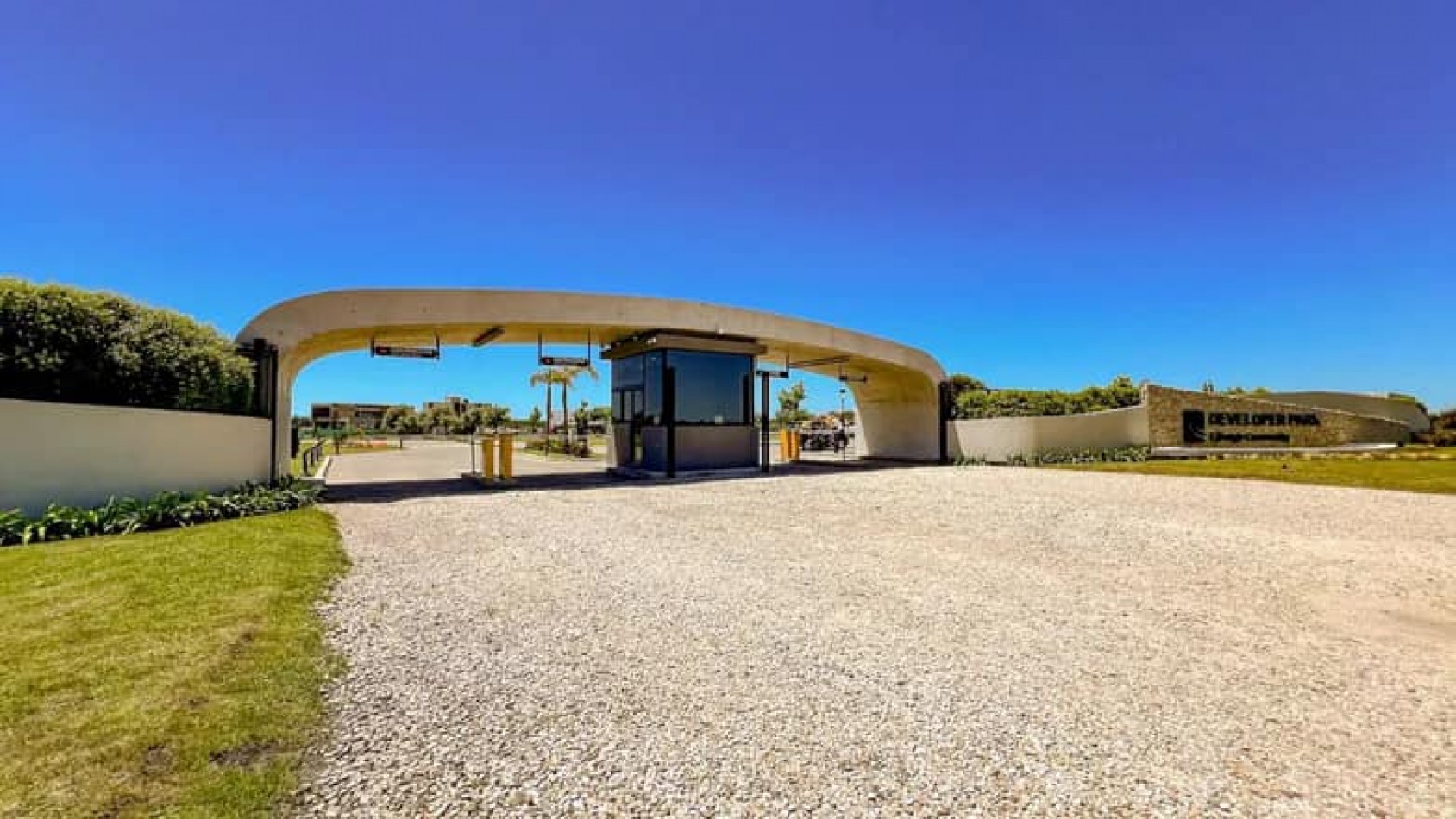 OPORTUNIDAD!! AMPLIO LOTE EN PRESTIGIOSO BARRIO PRIVADO!! DEVELOPER PARK