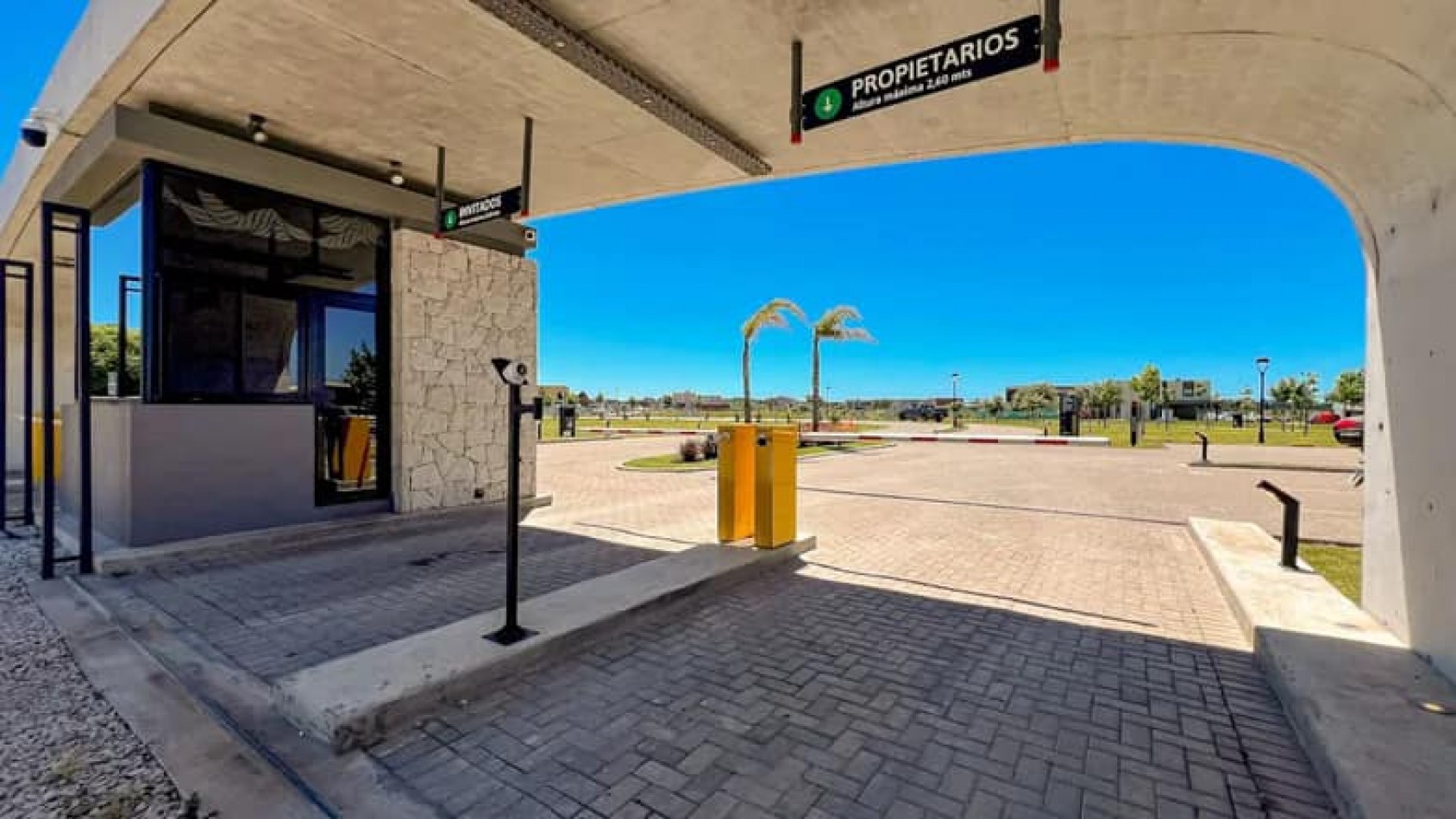 OPORTUNIDAD!! AMPLIO LOTE EN PRESTIGIOSO BARRIO PRIVADO!! DEVELOPER PARK