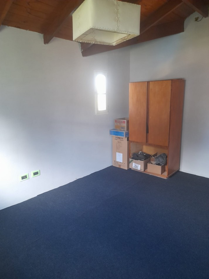 RETASADO OPORTUNIDAD ! GRAN CASA EN SIERRA DE LOS PADRES CON PILETA