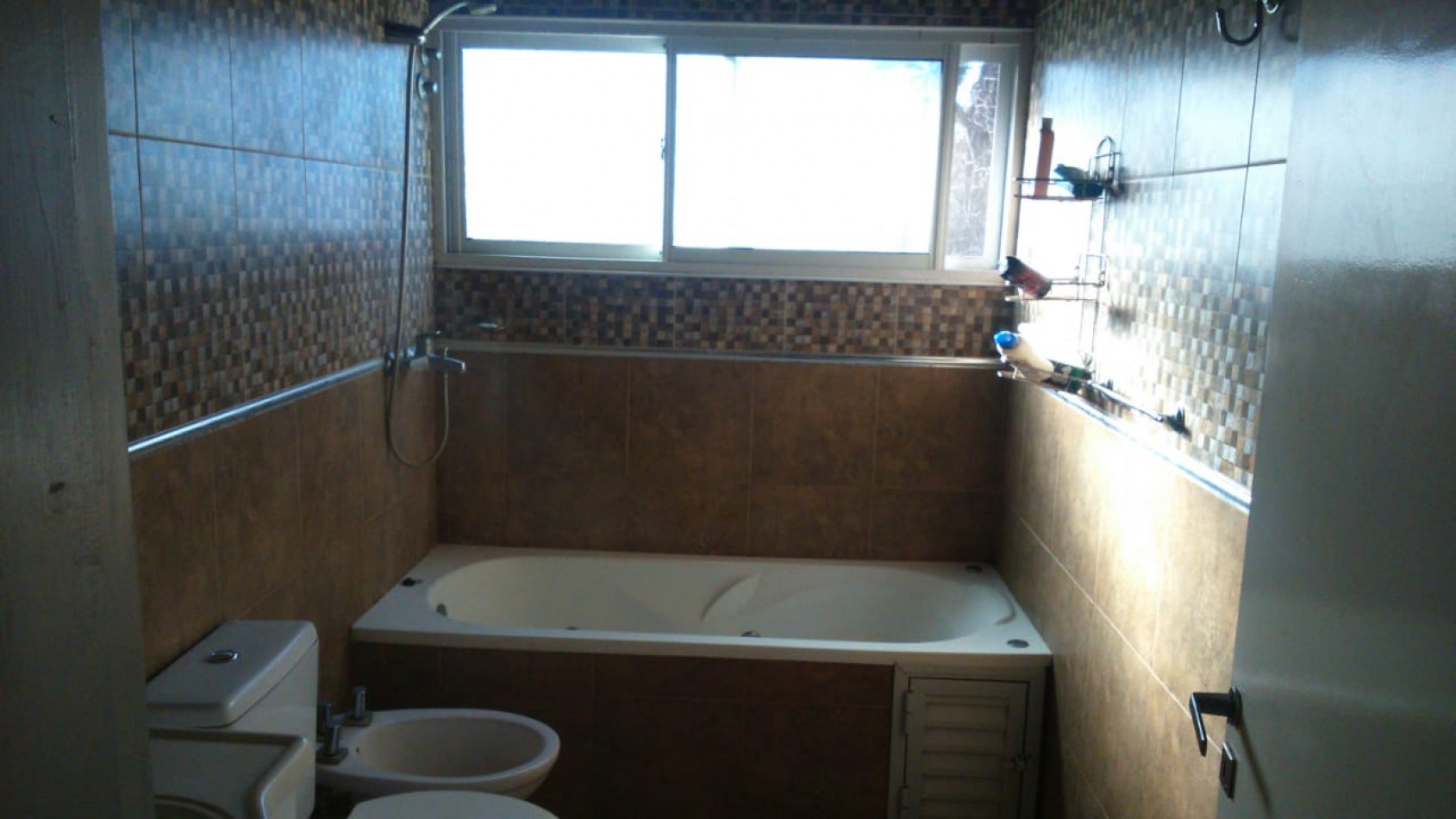 RETASADO OPORTUNIDAD ! GRAN CASA EN SIERRA DE LOS PADRES CON PILETA