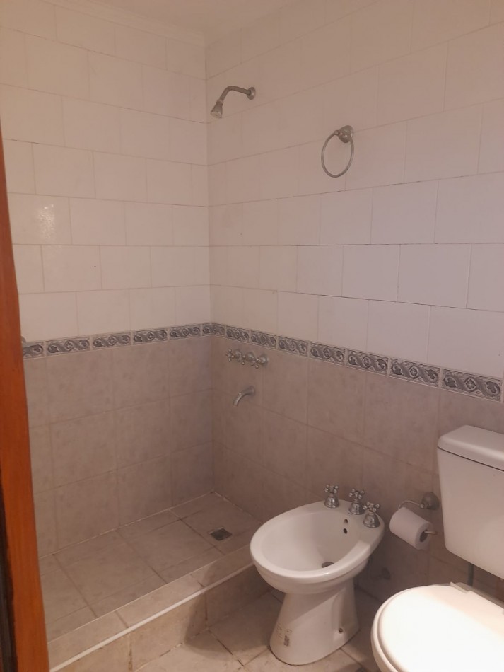 RETASADO OPORTUNIDAD ! GRAN CASA EN SIERRA DE LOS PADRES CON PILETA