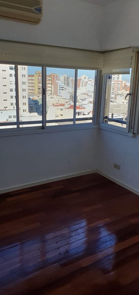 Semipiso  en Duplex con Terraza y Parrilla propia - Dos Dormitorios cochera y baulera