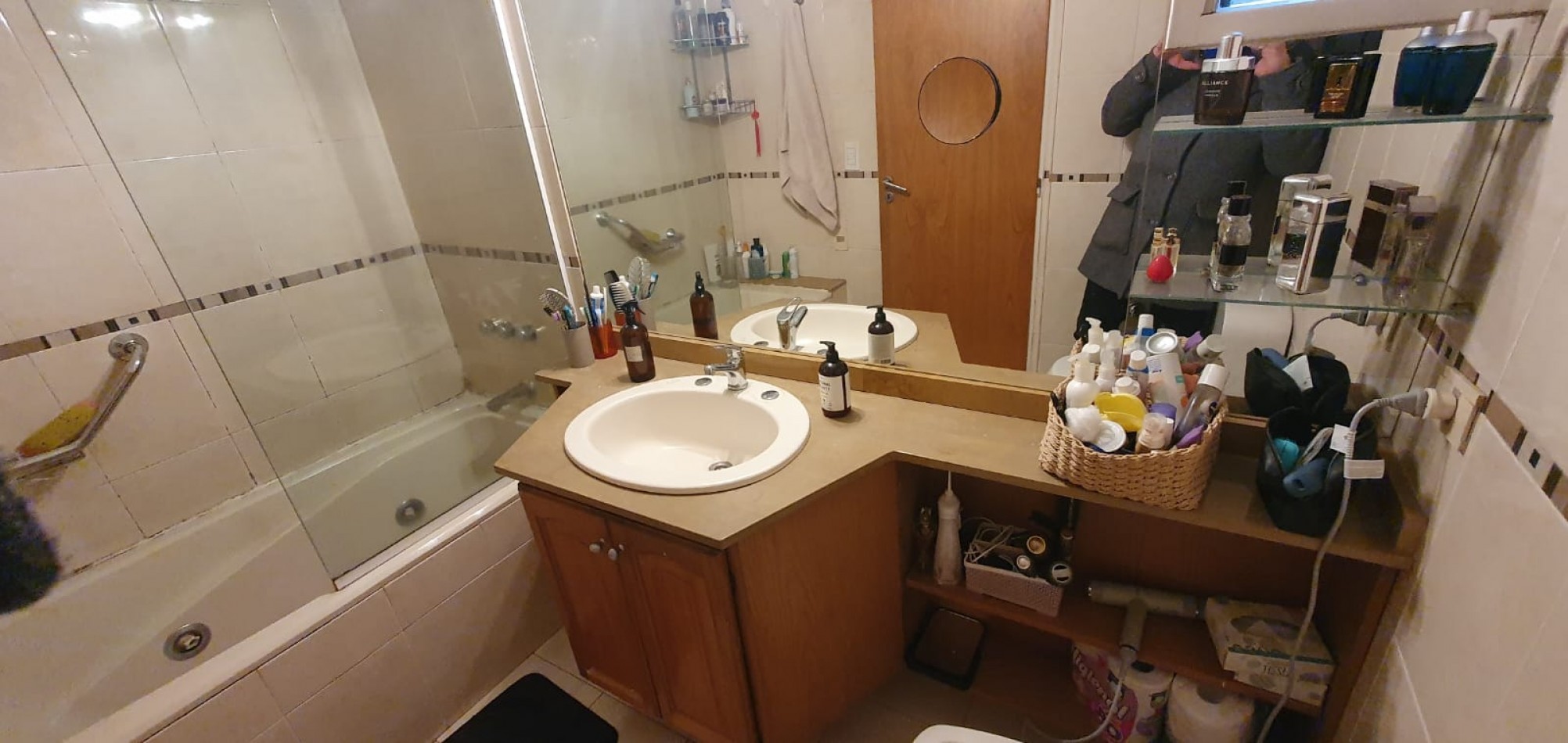 Confortable  semipiso con excelente distribucion y estado impecable!! Amplios balcones