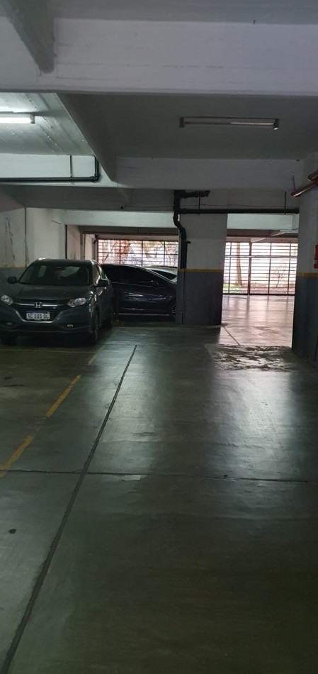 Confortable  semipiso con excelente distribucion y estado impecable!! Amplios balcones