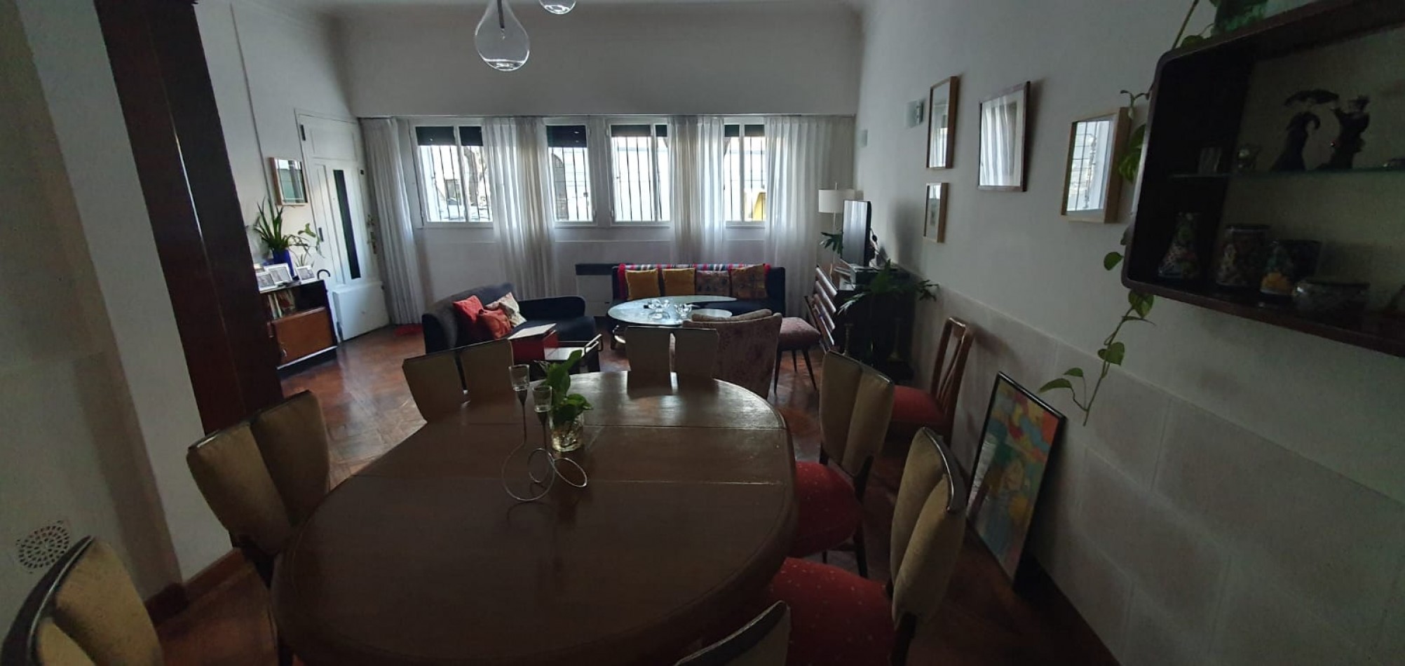 Confortable y amplio PH, con patio y gran terraza propia