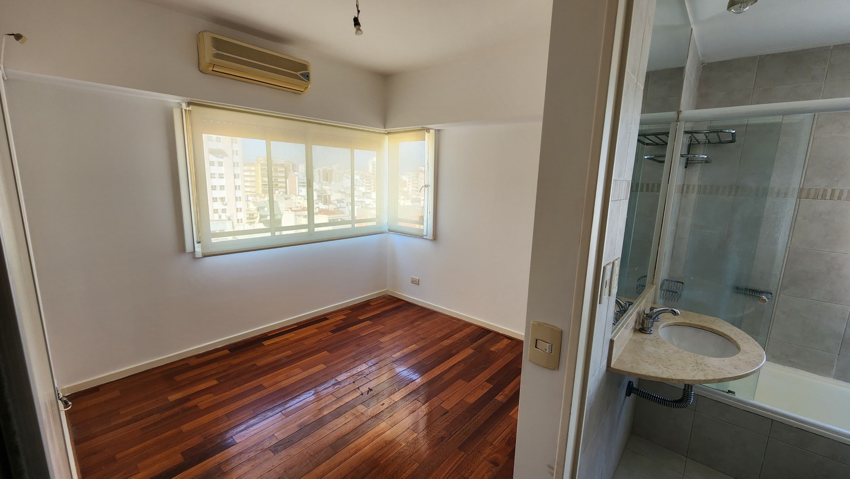 Semipiso  en Duplex con Terraza y Parrilla propia - Dos Dormitorios cochera y baulera