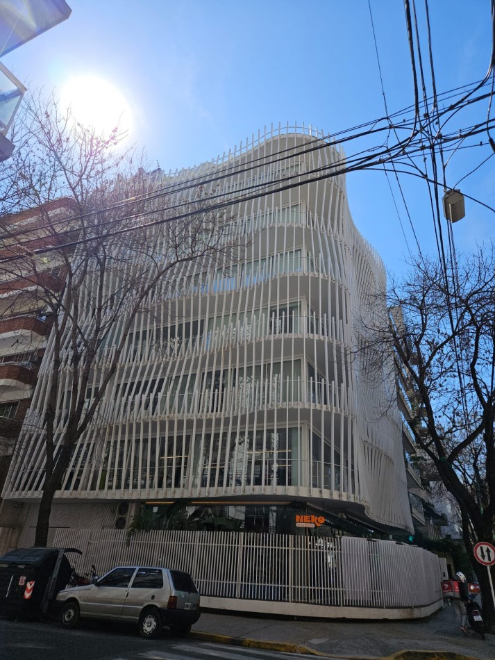 Excelente oficina en lugar exclusivo