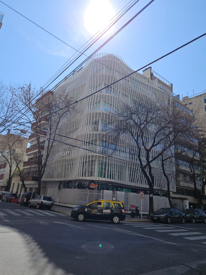 Excelente oficina en lugar exclusivo