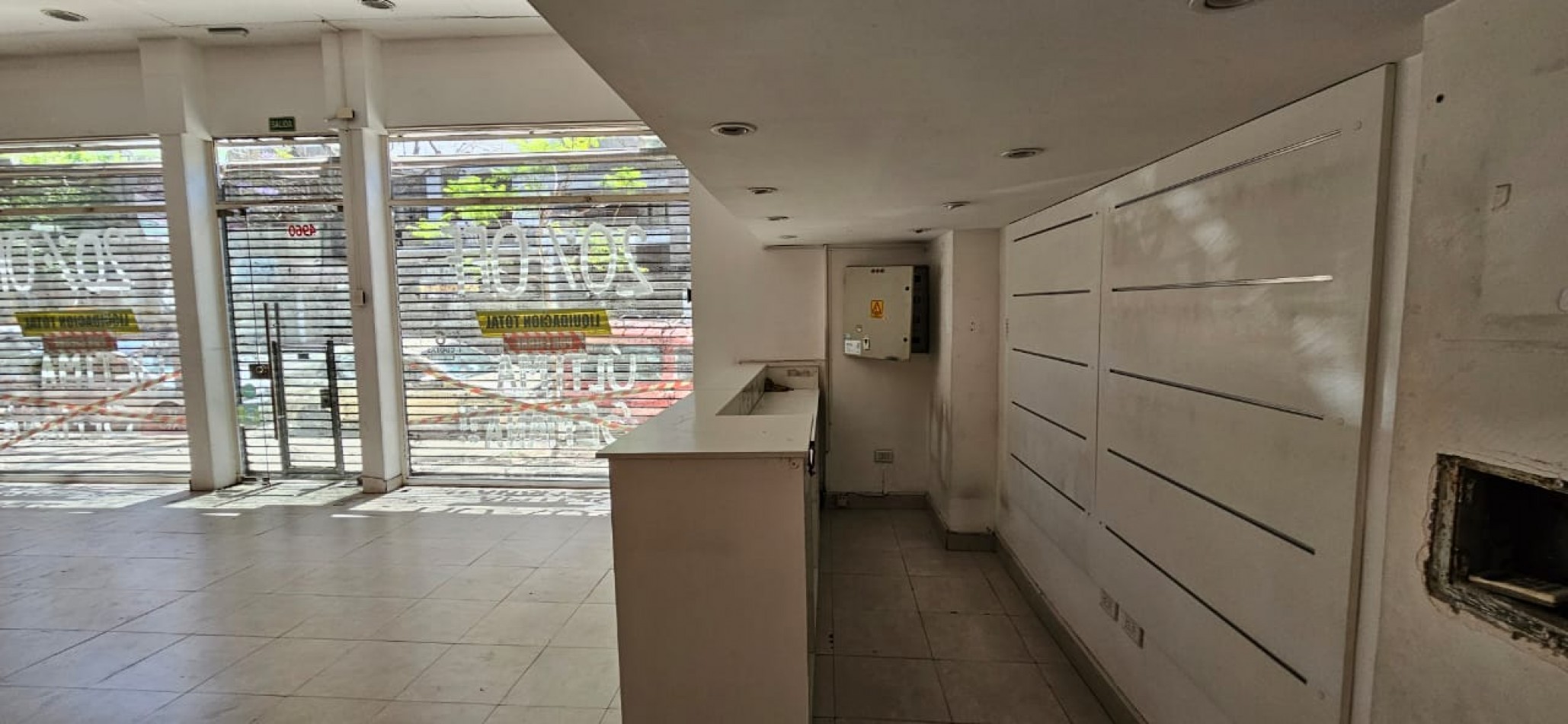 Importante y exclusivo local sobre av Corriente  - 23 metros de frente
