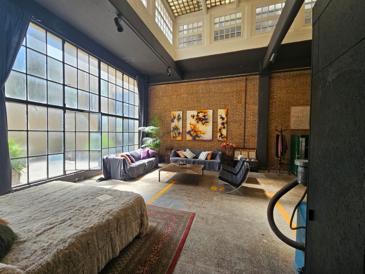 Excelente LOFT en pleno ALMAGRO, con techos a 4 metros de altura