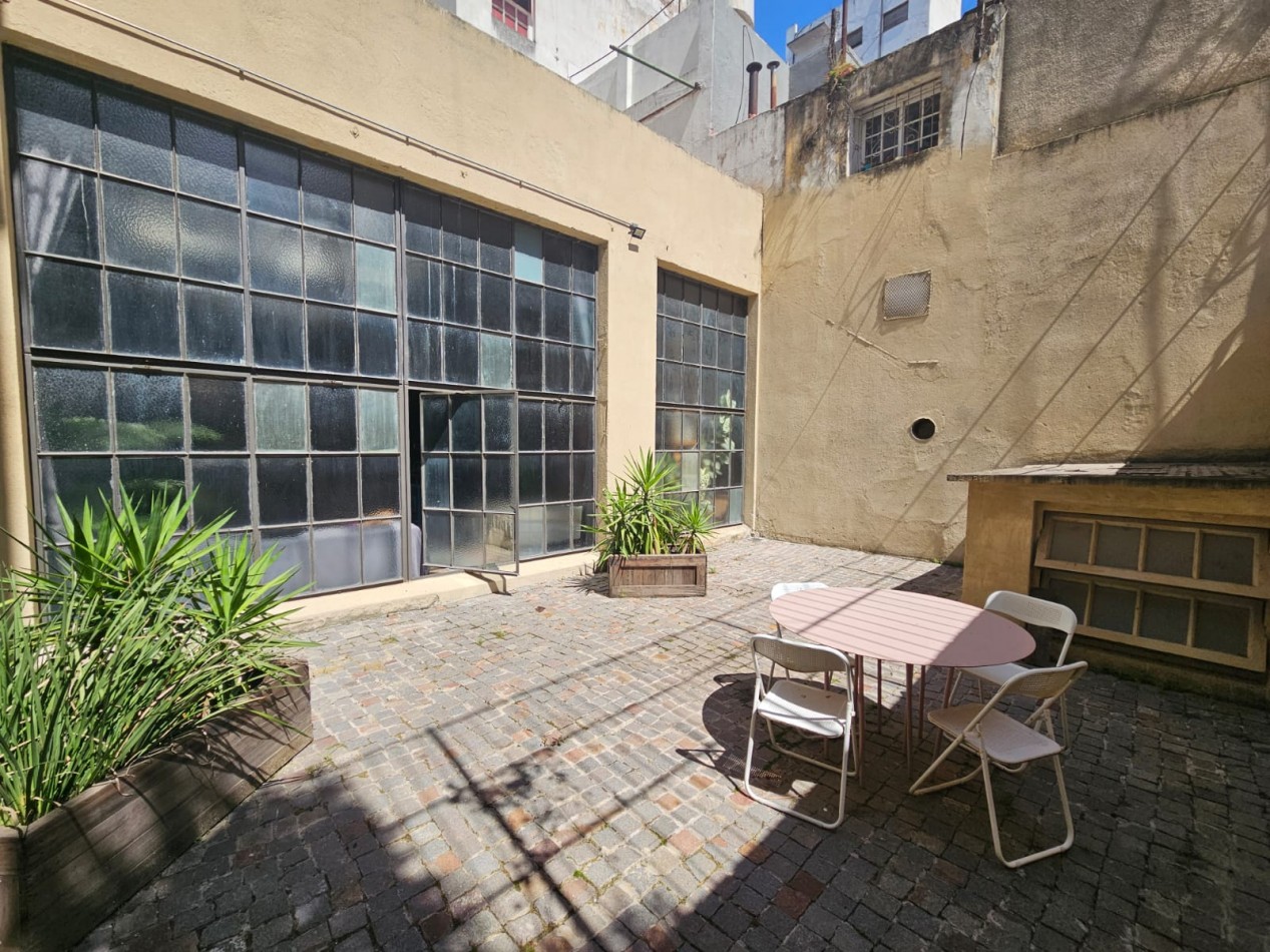 Excelente LOFT en pleno ALMAGRO, con techos a 4 metros de altura