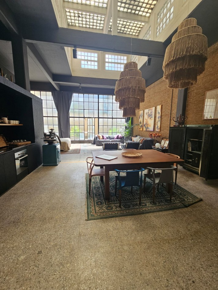 Excelente LOFT en pleno ALMAGRO, con techos a 4 metros de altura