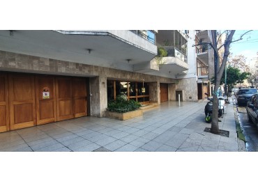 Confortable  semipiso con excelente distribucion y estado impecable!! Amplios balcones
