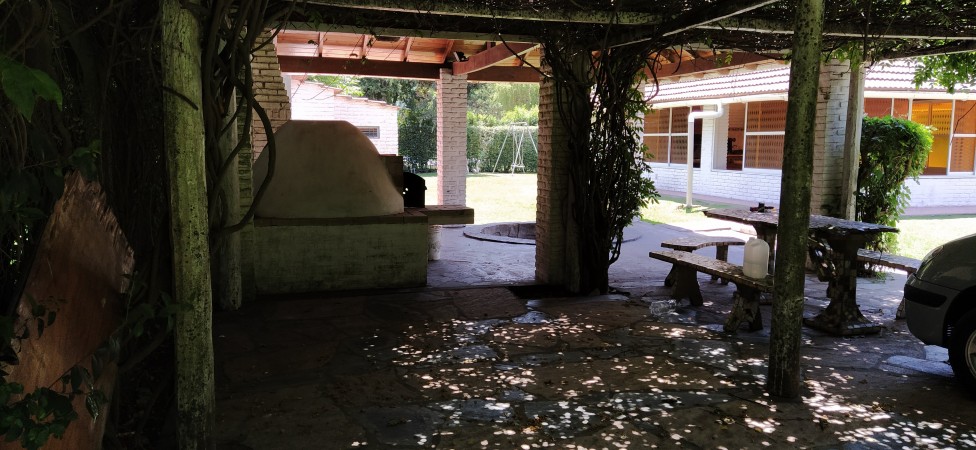 La Unión, Ezeiza, Importante Quinta sobre fracción de 4500m2 C/Pileta, cancha