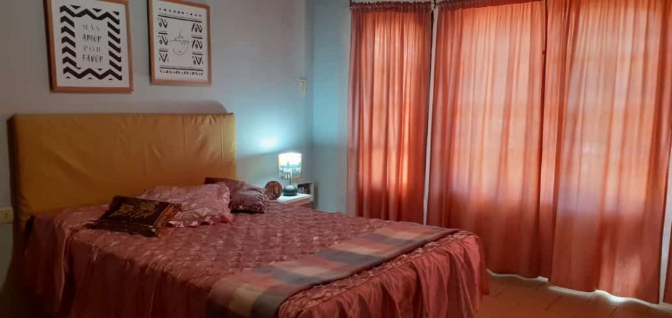 Casa en venta s/ lote de 8.66x25 losa 5 ambientes e/ dos auto