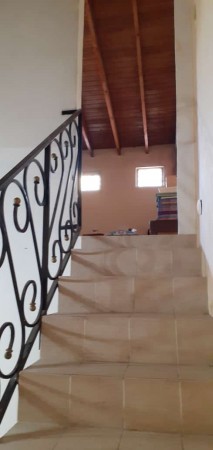 Casa en venta s/ lote de 8.66x25 losa 5 ambientes e/ dos auto